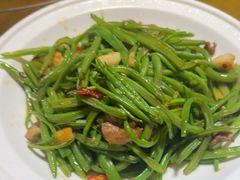 小炒扁豆丝-东口码头·烧鸽子·鱼头泡饼·地方菜(金鹰悦城店)