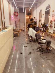 一楼-茶发Salon·烫发染发理发