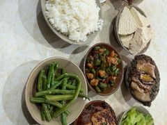 -董哥山城碗碗香(美专校街店)