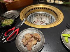 -山川小町·极番烧肉(新地假日广场店)