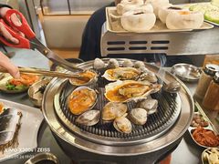 -围炉肉舍•炭烤活鳗•丹东海鲜烤肉(步行街店)