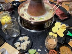 -果松木炭酸菜铜火锅·外婆参鸡汤