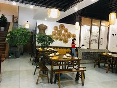大堂-黄桷树曹家私房菜(江与城店)