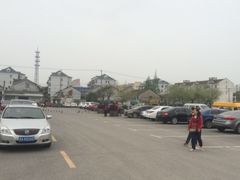 -新场古镇-停车场