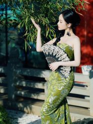 -艾米丽婚纱礼服
