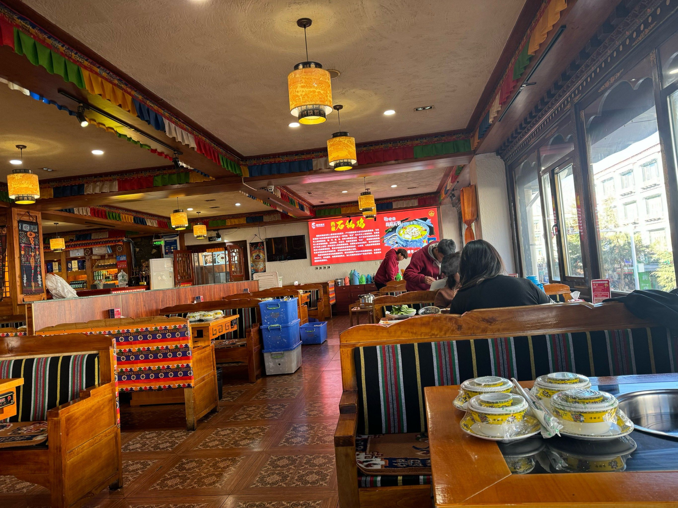 环境:整体干净,进来感觉很舒适
服务