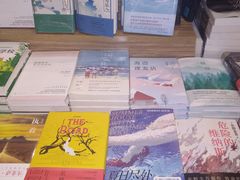 -钟书阁(松江泰晤士小镇店)