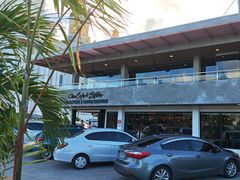 -Cha Café and Bistro