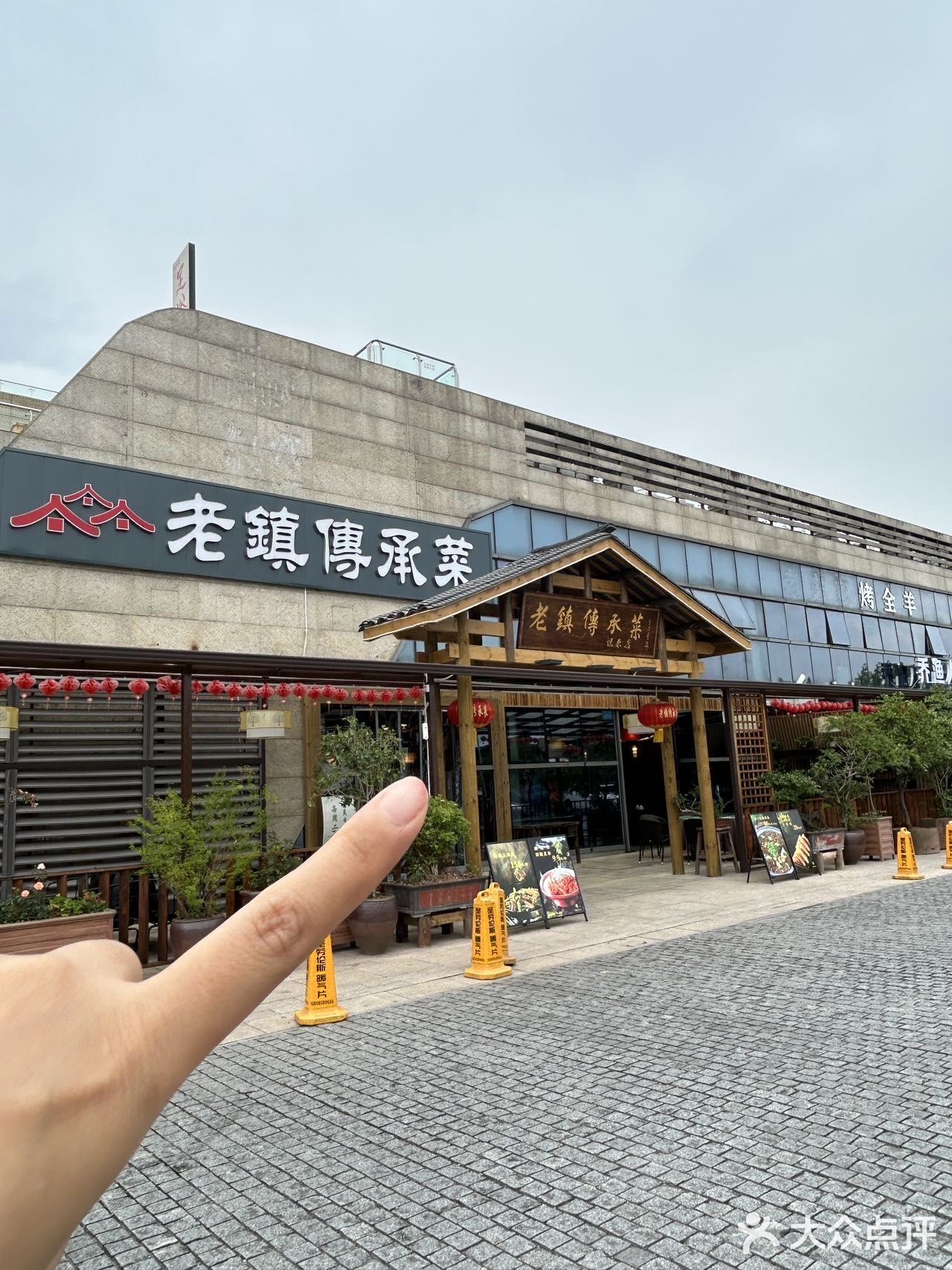 从江湖菜到传统川菜都能找到身影，吃上鲜活美味的菜肴