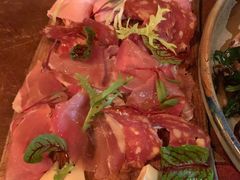 -斯普汇生蚝牛排馆(中骏世界城店)