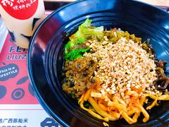 -粉探营螺蛳粉(长宁龙之梦店)