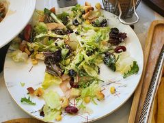 森林时蔬坚果沙拉-ins森林童话餐厅coffee&bistro