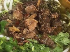 -花溪牛肉粉(八鸽岩店)