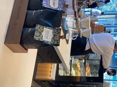 -星巴克臻选(郑州中原万达店)