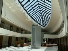 -上海滴水湖皇冠假日酒店