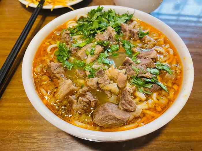 庞学勤四十里铺兄弟羊肉面-"想去龙州丹霞,晚上住在靖边,在大众点评上