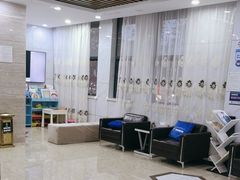 -茂菊口腔连锁(浦东南路店)