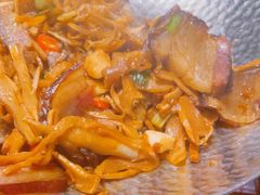 -雀舞云南菜(天津天河城购物中心店)