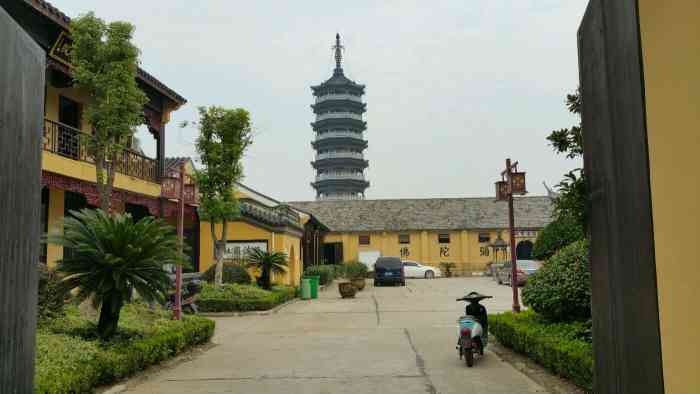 临泽安乐寺"安乐寺是现今临泽的标志了,新建寺庙,还在.