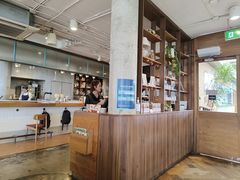 -ROAST coffee & eatery