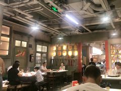 -红九格老火锅(三峡广场店)