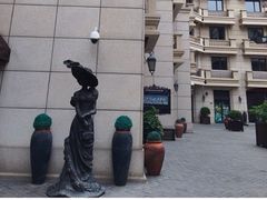 -鲁邦国际风情街(麦世达韩国精品百货店)