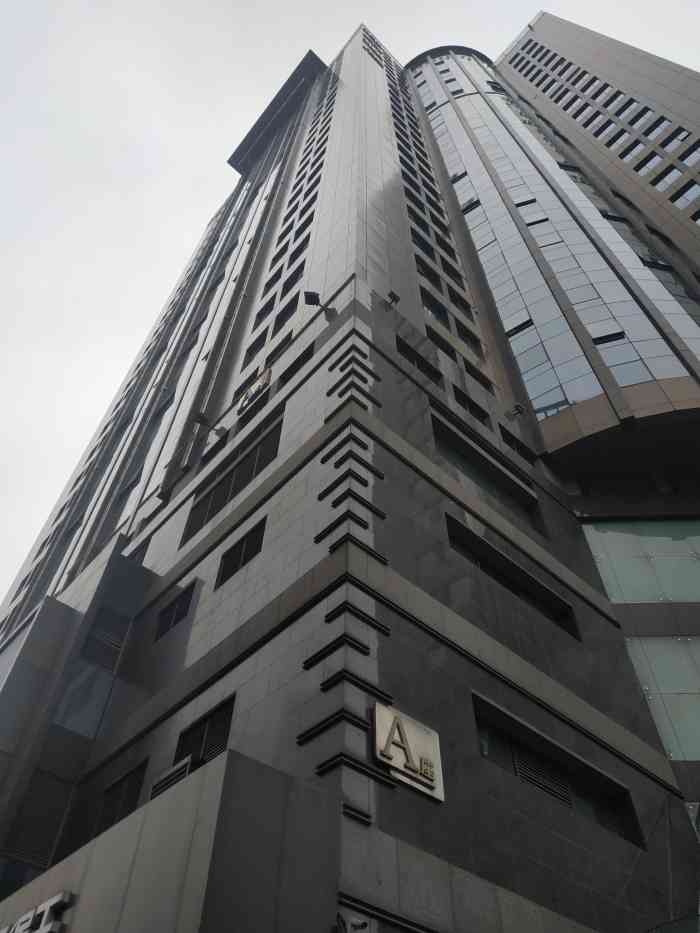 海星城市广场-"朋友介绍 朋友的朋友在这边卖手机 我要买.