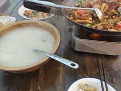 -富正毅三下锅·湘西韵味(天门山索道店)
