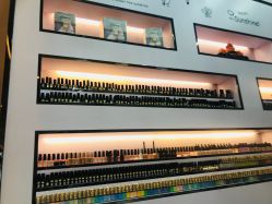 -美斯洛美甲美睫连锁店