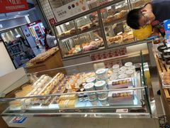 面包甜点陈列柜-面包新语(宝龙店)