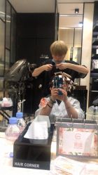 -HAIR CORNER