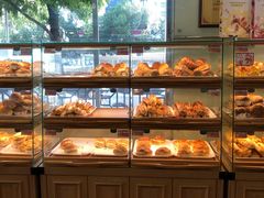 面包甜点陈列柜-新侨三宝乐面包店(崇文门店)