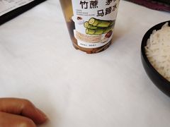 -刘姐啤酒鱼民族演艺餐厅(西街总店)