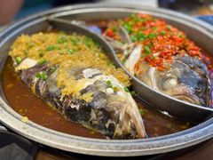-阿瓦山寨·湘菜现炒·剁椒鱼头王(咸阳总店)