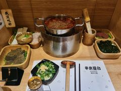 -独食火锅·半米屋台(直营总店)