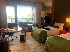 -上海滴水湖皇冠假日酒店