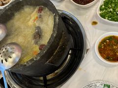 -鲁朗纳麦石锅鸡庄园