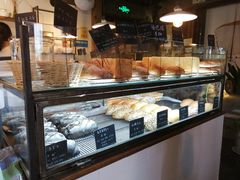 面包甜点陈列柜-仙峰天然面包(迎宾路店)