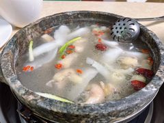 -墨脱石锅椰子鸡•香草鸭•东山羊(大东海店)