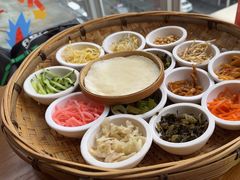 -包整·丝娃娃(一览甲秀楼风景店)