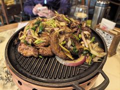 铁板炙烤坝上羊肉-那家小馆•北京菜•烤鸭(香山店)