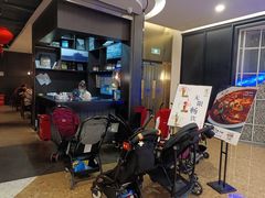 等位区-老头儿油爆虾·知味杭州(爱琴海购物中心)