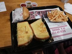 -The Habit Burger Grill 哈比特汉堡(爱琴海店)