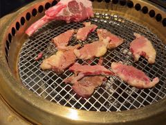 -铭牛烧肉·和牛海鲜自助(高新月牙湖店)