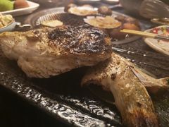 盐烧三文鱼头-虎焱炭火烧肉