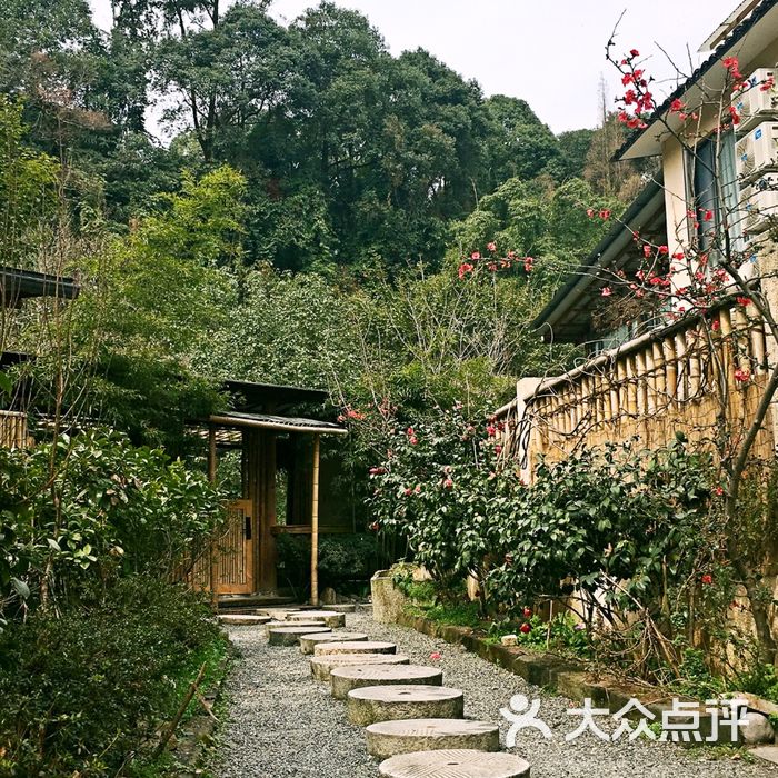 峨眉山欢喜无厌·拈花溪精品民宿