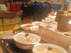 -宝利来国际大酒店-凤凰阁旋转餐厅