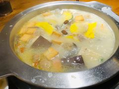 -佬土鹅肠火锅(中建大观店)