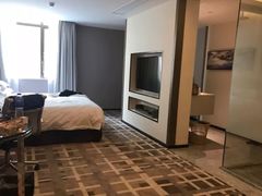 -曼谷一号酒店(深圳龙华大浪商业中心店)