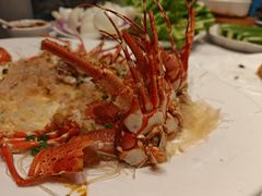 清蒸的龙虾-鑫悦楼煎蟹·16年海鲜大排档